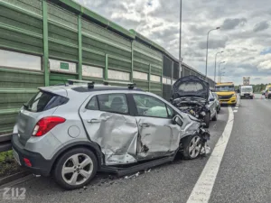 Paraliż na A4 w kierunku Krakowa: Strażacy neutralizują skutki zderzenia!