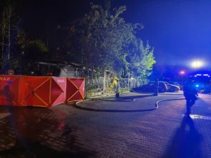 FOTO: TRAGEDIA W GLIWICACH: Śmiertelny pożar na ogródkach działkowych. W pogorzelisku odnaleziono ciało