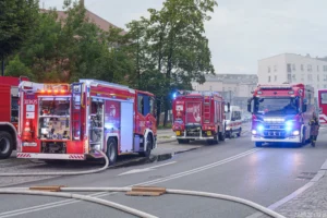FOTO: Poważny pożar na Śląsku! W ogniu dach o powierzchni 380m2!