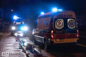 Nocne potrącenie na ul. Wolności. 50-latek ubrany na ciemno wszedł w miejscu niedozwolonym pod koła!