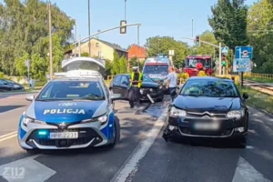 FOTO: Wypadek na Wolności. Zderzenie Citroena i Volkswagena, jedna osoba w szpitalu! [UTRUDNIENIA]