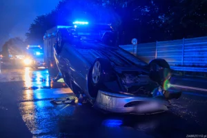 FOTO: Blisko 3 promile, zakaz sądowy i zderzenie 4 aut na DK88. Wielogodzinna blokada trasy w kierunku Gliwic